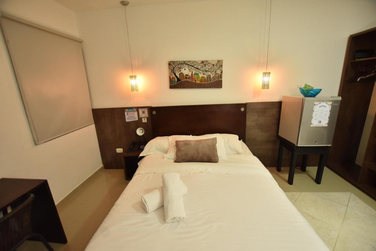 Hotel La Casa N. 3 Monteria Exterior photo